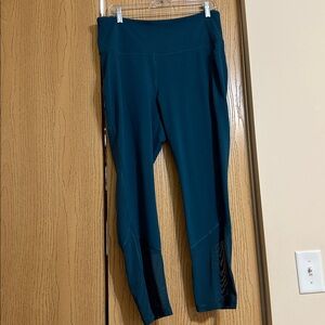 Old Navy tall XL active Green/ Teal Leggings with Mesh Detail